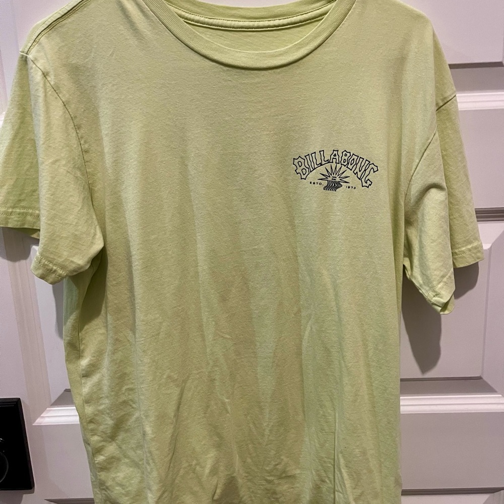 Men’s medium cotton billabong shirt size medium light green